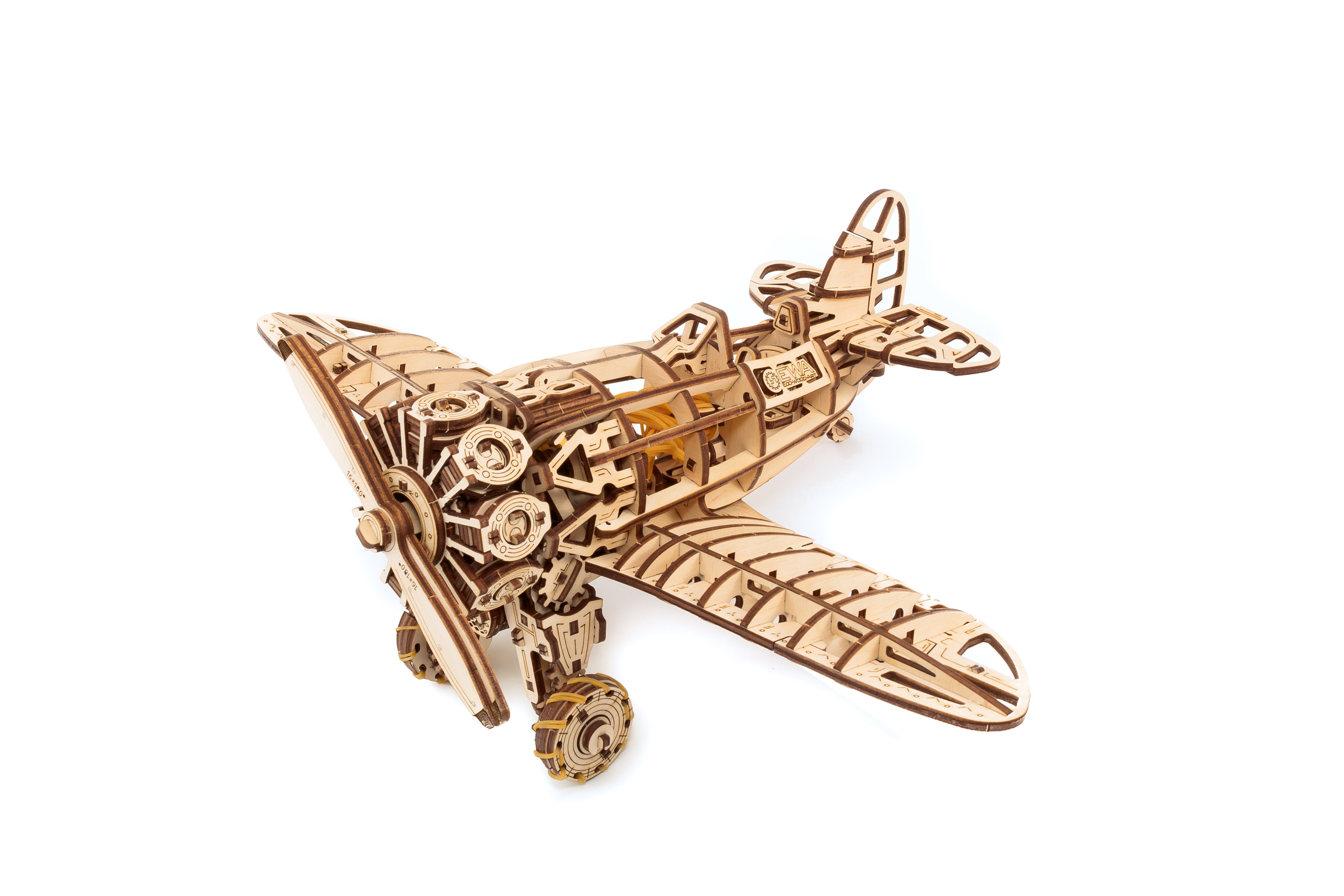 Das 3D-Holzpuzzle „Flugzeug“ verfügt über sichtbare Zahnräder und mechanische Teile, die auf einem weißen Hintergrund dargestellt sind.