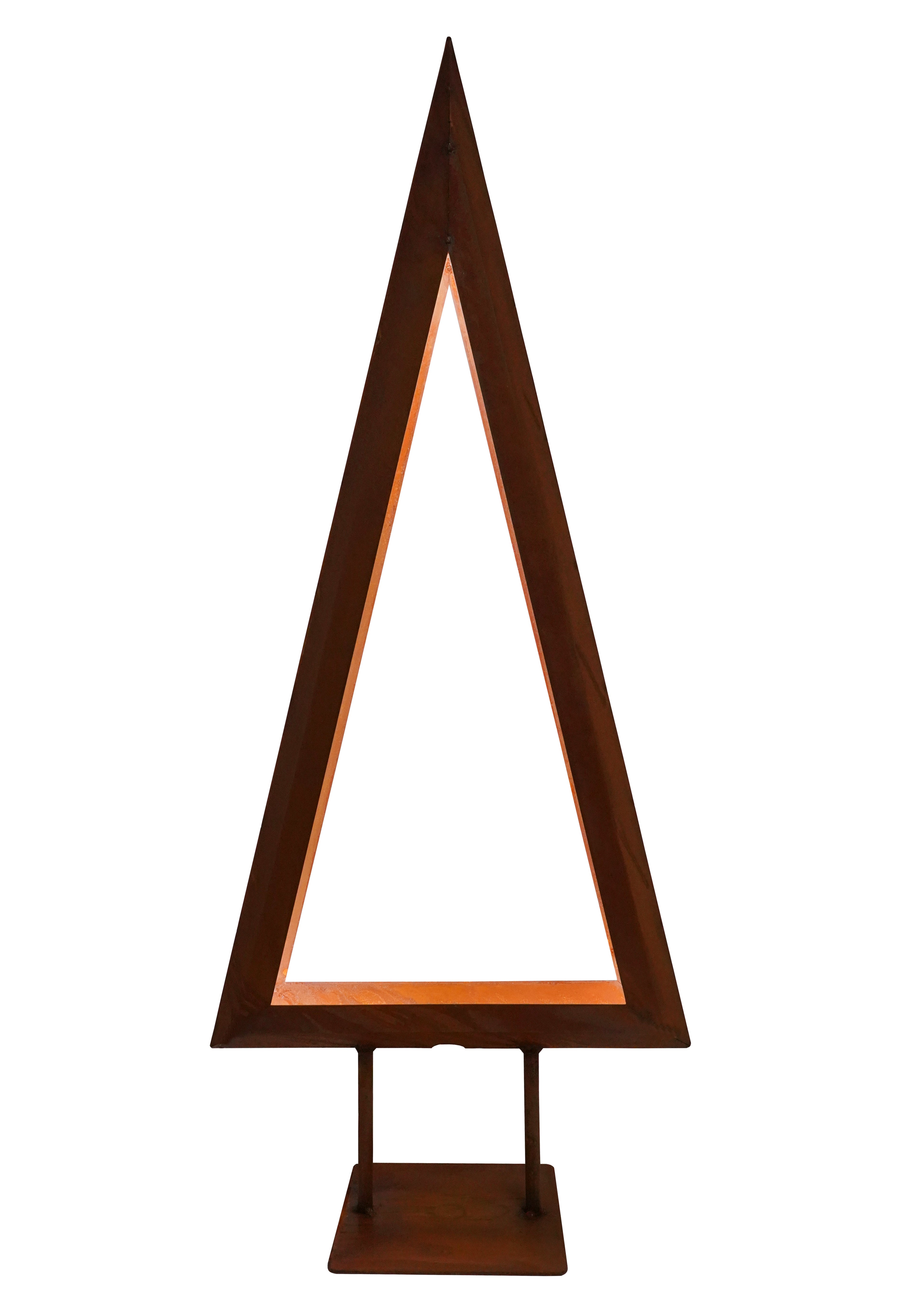 Der Baum Altenmarkt inkl. Beleuchtung ist eine handgefertigte dreieckige Holzlampe mit hohler Mitte, die auf einem rechteckigen Sockel steht und über eine dezente LED-Beleuchtung für ein warmes, einladendes Leuchten verfügt.