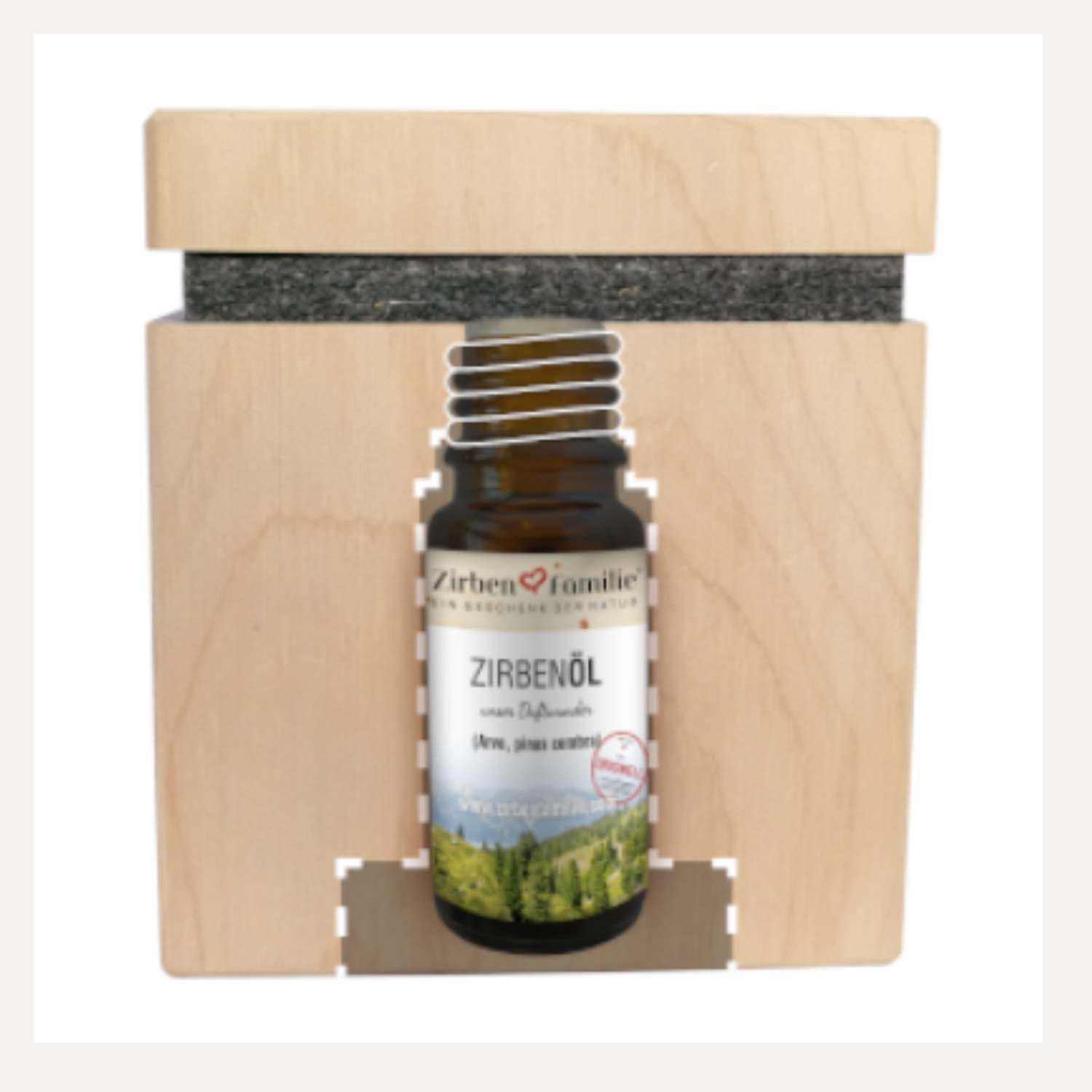 Das Zirbenwürfel-Set Premium-Edition beinhaltet eine Flasche ZirbenÖl im edlen Holzhalter mit dunkelgrauem Filzaufsatz – ideal für ein Aromatherapie-Erlebnis der Extraklasse.